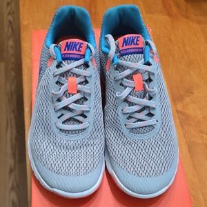 Nike Womens Flex Experience